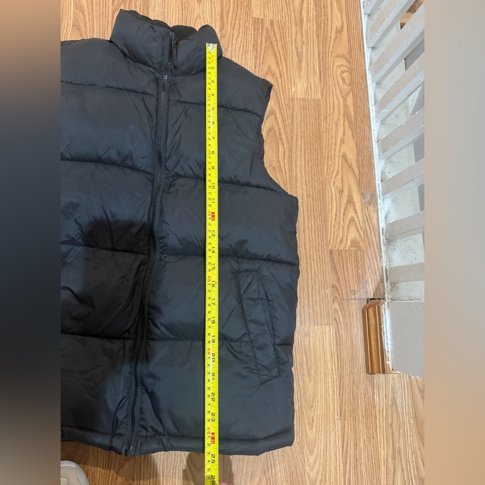 Old Navy Black Puffer Vest - Picture 6 of 8